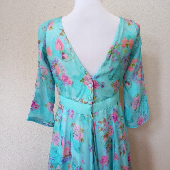 Vintage 1970s blue floral a-line dress with sheer ¾ length sleeves - Picture 5 of 5